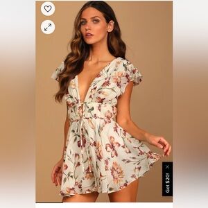 Lulus Flirty Ways Cream Floral Print Flutter Sleeve Romper Size S